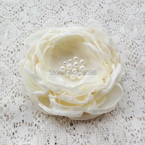 Ivory Big Satin Burned Flower Lace cover with pearl center
