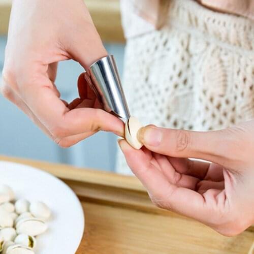 Home peeling fruit without hurting hands to protect kitchen gadgets chestnut Brassica moss peas peeling protection cover