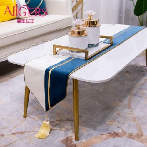 Avigers Table Tracks