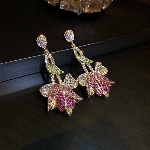 2021 New Korean Fashion Crystal Flowers Fine Modelling Drop Earrings Contracted Trend Fresh Temperament Women Earrings