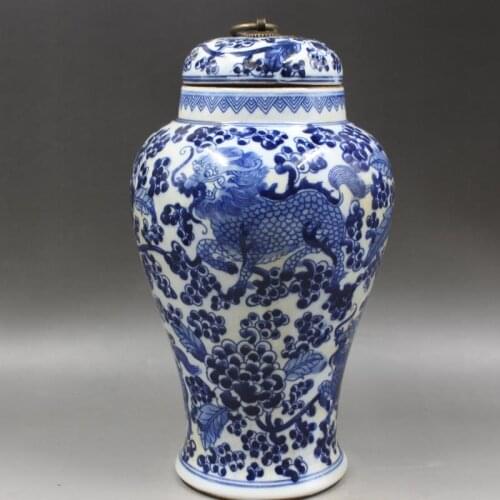 Qing Dynasty Tongzhi Year Blue And White Flower Wearing Kirin Pattern Tea Jar Antique Porcelain Ginger jar Decoration collection