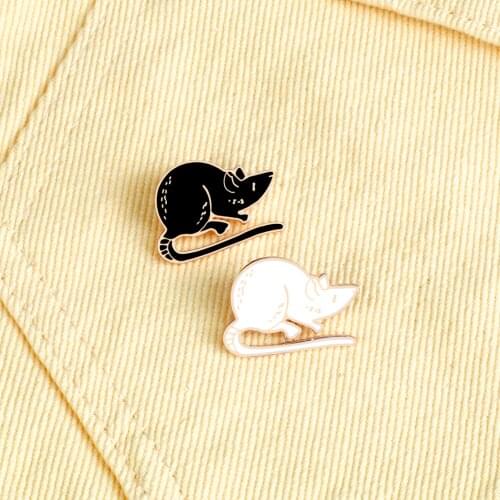 2 Style Personality Mouse Enamel Pins Women Jeans Coat Lucky Rat Lapel Pin Bagdes Kid Funny Brooches Jewelry Gift for Friend New
