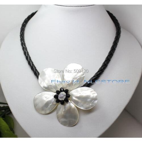 Free Shipping >>>>>white sea mother of pearl shell weave flower pendant crystal necklace 18"