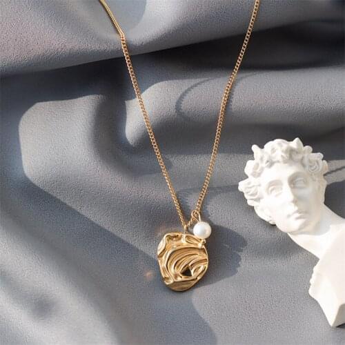 2021 Natural freshwater pearl irregular pendant necklace for Woman Chic 18 k Gold Choker 316 L Stainless Steel Chain High Polish