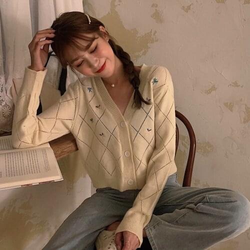 2020 autumn floret embroidery V-neck hollow thin loose l knitted sweater fashion jacket