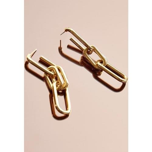 INS a more Daiken bean with the same Spanish plated chain metal chain earrings long circle earrings temperament street shot