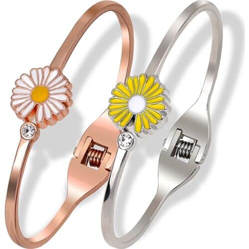 New Simple Daisy Adjustable Opening Bangle Open Bracelet Chrysanthemum Crystal Enamel Jewelry Flower Bangles for Women Spring