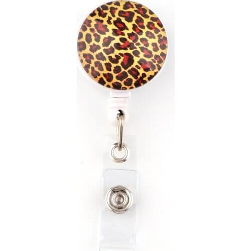 ER862 1pcs Hot Classic Vintage Leopard Print Retractable Badge Reel Clip Friend Exquisite IC Card Badge Holder Gift Accessories