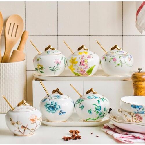 Kitchen Supplies Seasoning Pot Bone China Spice Jar Salt Pot Sugar Bowl Castor Pepper Powder Bottle Kitchen Organizer Dispenser