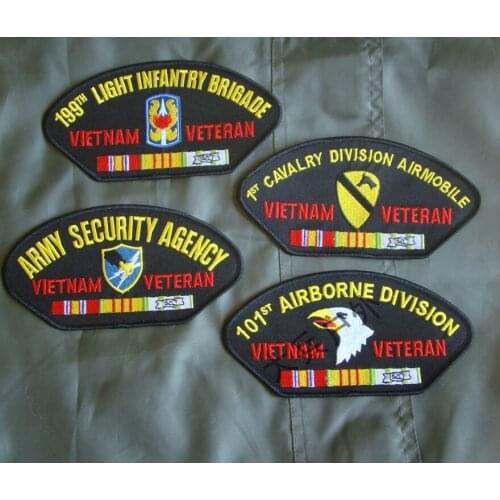 WWII WW2 US ARMY EPLURIBUS UNUM EAGLE CREST EMBLEM CAP BADGE UNIFORM INSIGNIA WORLD WAR II SOLDIER MILITARY 5605101