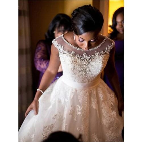 White Lace Appliques Beaded Wedding Dresses Cap Sleeves Black Girl Wedding Gowns Bride Dresses mariage