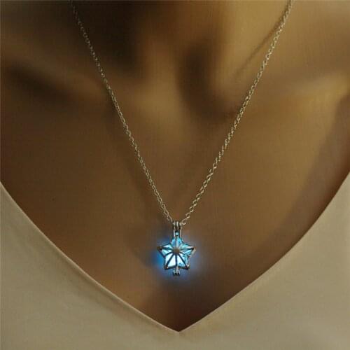 Fahion Glowing Luminous Necklace Hollow Star Pendant Necklace For Women Glowing In The Dark Halloween Jewelry Charm Gifts