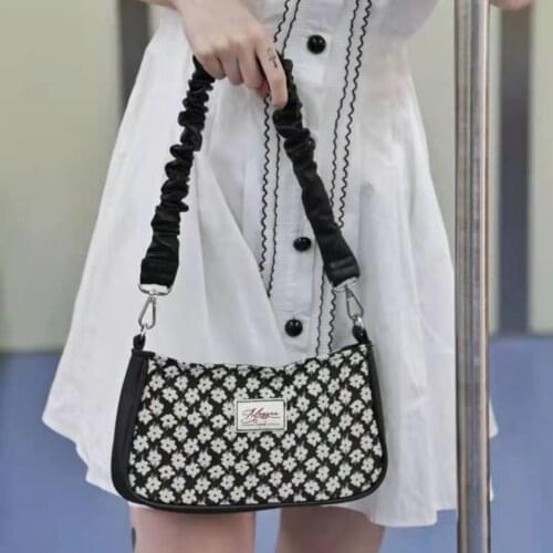 Vintage Flower Womens Armpit Shoulder Bags Fashion Design Hot Girls Pleat Strap Underarm Bag Female Retor Clutch Purse Handbags