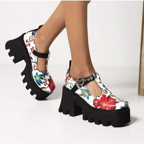 Retro square toe print plus size 43 women shoes spring 2021 new platform wedge heel womens shoes