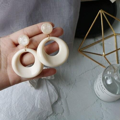 European&American personality exaggerated Hong Kong style resin geometric round earrings retro ins cold wind earrings ear clips