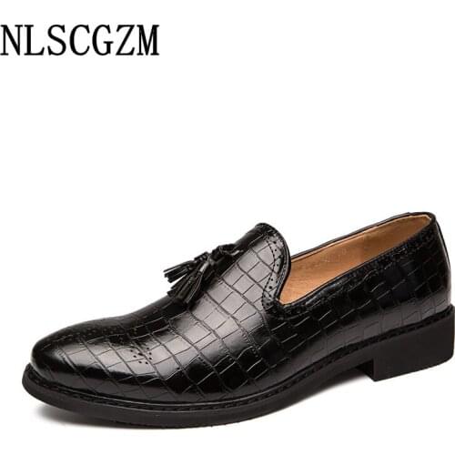 Formal Slip on Shoes Men Wedding Dress Italian Oxford Shoes for Men Coiffeur Office 2021 Business Suit Men Dress Shoes Loafers