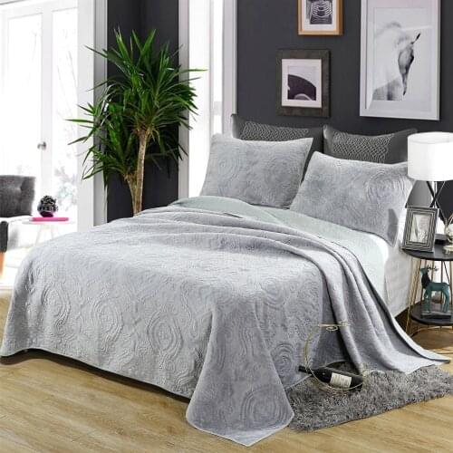 Free shipping 3pcs front velvet&back cotton embroidered gray patchwork quilt colcha full queen king size bed cover/bedspread H