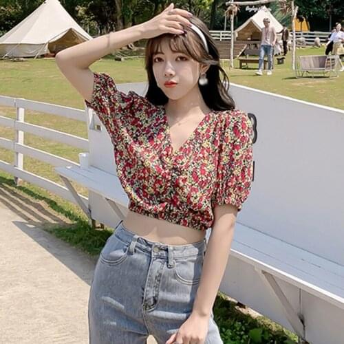 Women Blouse Short Shirt Short Sleeve Printed Blouse Retro Girl Women Shirt V Neck Sweet Pleated Loose Shirt Tops