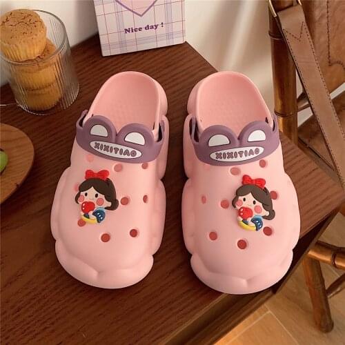 New2021 Cute girly heart hole shoes female summer students wear non-slip deodorant thick-soled bath cute slippers sandals
