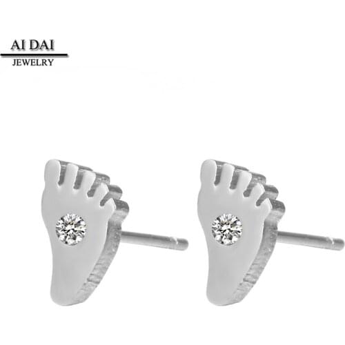 Simple stainless steel titanium steel sole with diamonds, personality earrings, female earrings