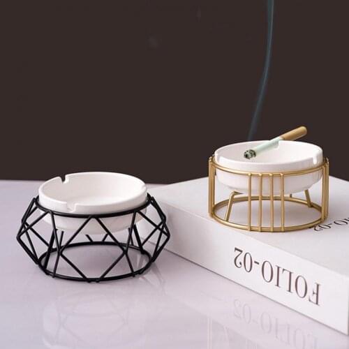 2021 Fashion Retro Ashtray Creative Heat Resistant Ceramic Outdoor Iron Holder Smoking Ash Tray Office Ornaments for Home