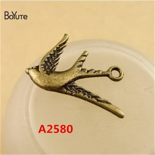 BoYuTe (50 Pieces/Lot) 26*26MM Swallow Charms Pendant Antique Bronze Plated Jewelry Findings Necklace Bracelet Diy Accessories