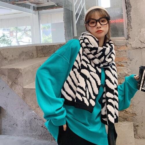 Zebra Pattern Winter Scarf Women Knitting Imitation Cashmere Designer Long Scarf Ponchos and Capes Fashion Luxury Shawl Animal