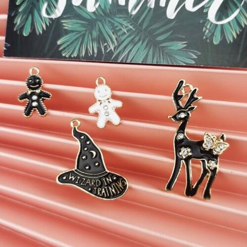 ApeUr 10pcs Xmas Helloween Series Alloy Enamel Charms Gingerbread Sika Deer Wizard Hat PendantS For Couple Jewelry Making DIY
