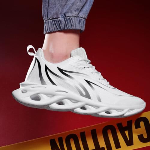 Men Sneakers Mesh Breathable Hollow Out Non-slip Mens Luxury Shoes Outdoor Trainer Fashion Running Shoes for Men Casual Shoes