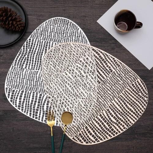 Leaf Shape Hollow PVC Bronzing Placemat For Dinner Table Mat For Coffee Tables Tableware Plates Decoration Kitchen Accessories