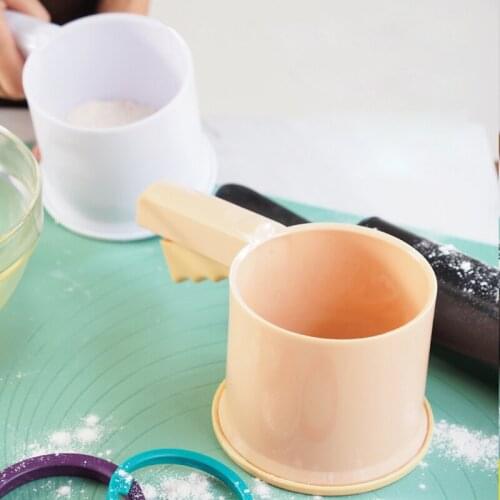 Flour Sieve Cup Powder Sieve Mesh Kitchen Gadget for Cakes Hand-Screened Sugar Mesh Sieve Baking Sieve Strainer