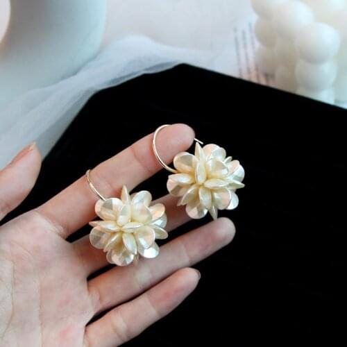 Bilandi Fashion Jewelry Flower Earrings Hot Selling 2021 New Design Acrylic Beads Cluster Drop Earrings For Women Wedding Gift