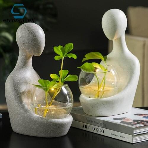 Strongwell Creative Home Decoration Ornament Abstract Figure Sculpture With Glass Bottle Hydroponics Office Desk Decoration Gift