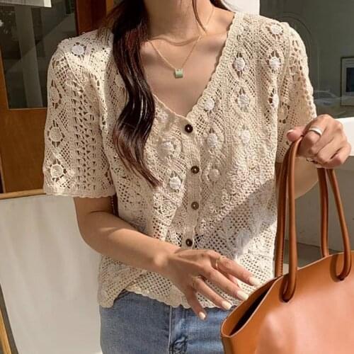 2021 Korean Hit Color Plum Blossom V-Neck Hollow Out Floral Crochet Short Sleeve Cardigan Shirt Women Lace Blouse And Crop Tops