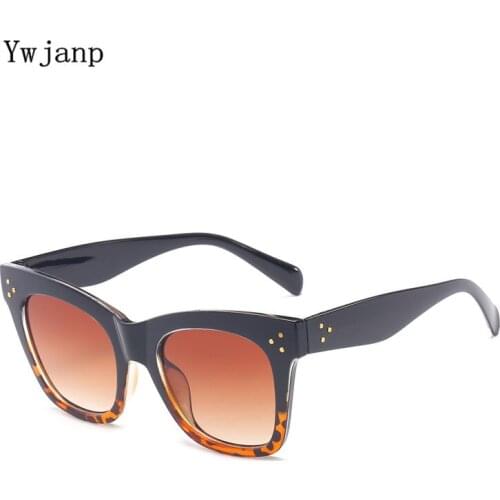 Fashion Cat Eye Sunglasses Women 2018 Brand Designer Luxury Sun glasses Lady Summer Style Sun Glasses Female Rivet Shades UV400