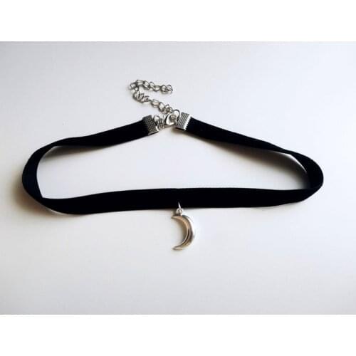 New Design Black Velvet Ribbon Necklace Gothic Handmade with Charm Moon Choker Necklace Gothic Pendant for Women