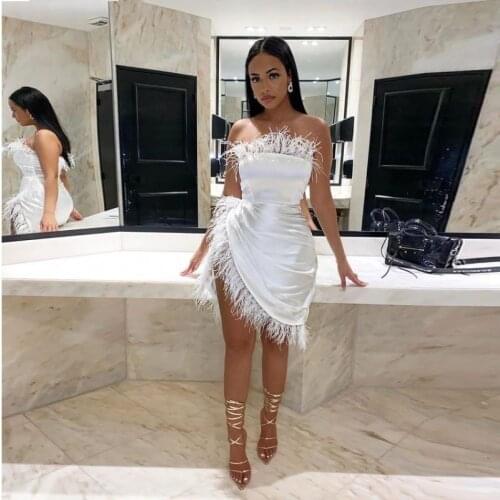 White Feather And Satin Sheath Cocktail Dresses Sext Strapless Zipper Back Short Prom Party Dress Cheap Formal Wear 2021