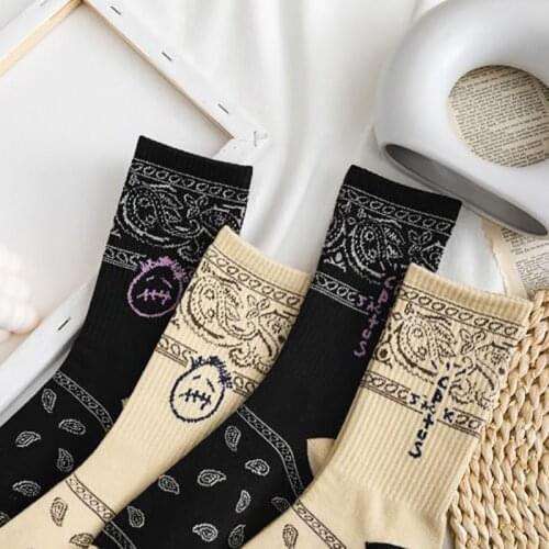 Breathable 1Pair Funny Unisex Cotton Cashew Flower Pattern Mid Tube Socks Hip Hop Style Sports Sock Kawaii Skarpetki Damskie