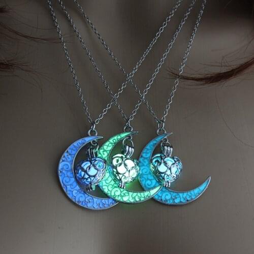 2019 New Hot Moon Glowing Necklace Gem Charm Jewelry Silver Plated Women Fashion Luminous Stone Necklace Gifts Dropshipping