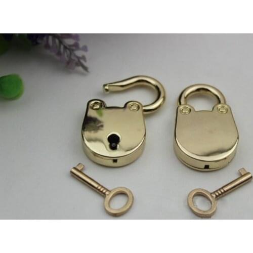 Double locks for directional wheel leather roller luggage LY555-003480