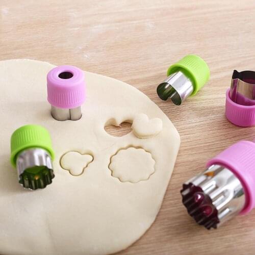 12pcs/set Star Heart Shaped Vegetables Cutter Plastic Portable Cook Tools Steel Kitchen Gadgets Fruit Cutting Die Look