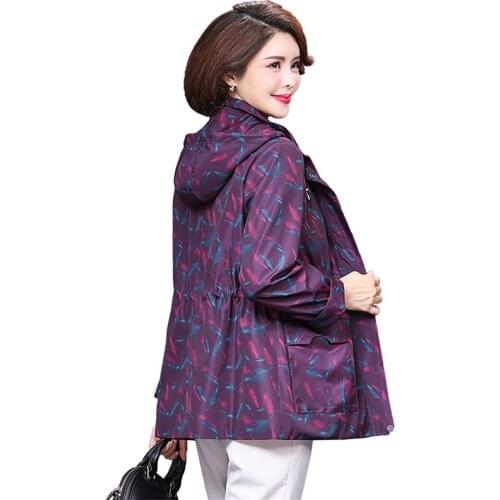 Middle aged Women Jackets 2021New Spring Autumn high quality Outerwear Ladies Windbreaker Female Casual Plus Size Overcoat Tops