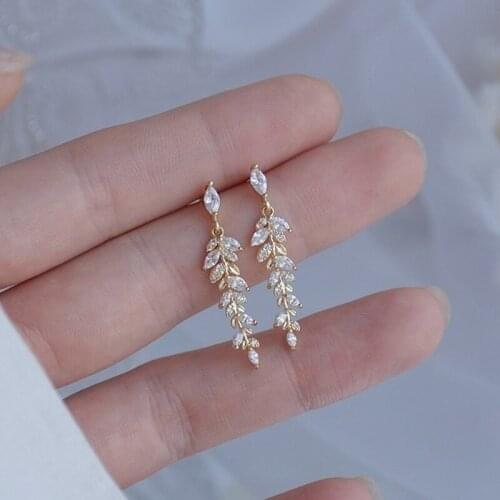 Korean Fashion Exquisite Zircon Inlaid Leaf Drop Earrings Luxury Elegant Temperament Earrings Women Party Jewelry