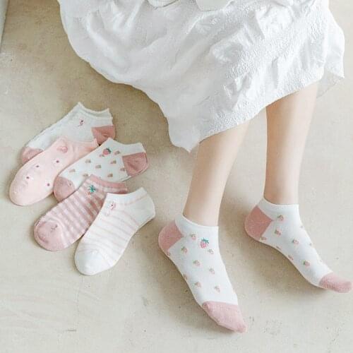 New Summer Cute Sweet Pink Strawberry Woman Socks Embroidery Flower Perspire Anti Slip Half Socks for Ladies