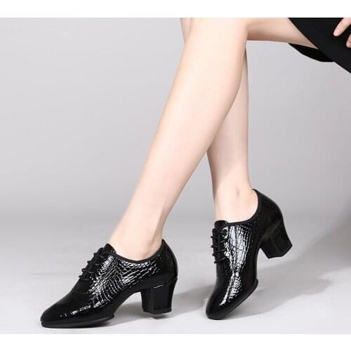 Woman Shoes Cow Leather Middle Heel Womens Tango Flamenco Dance Shoes Girls Ballroom Modern Tango Quick Step Dance Shoes