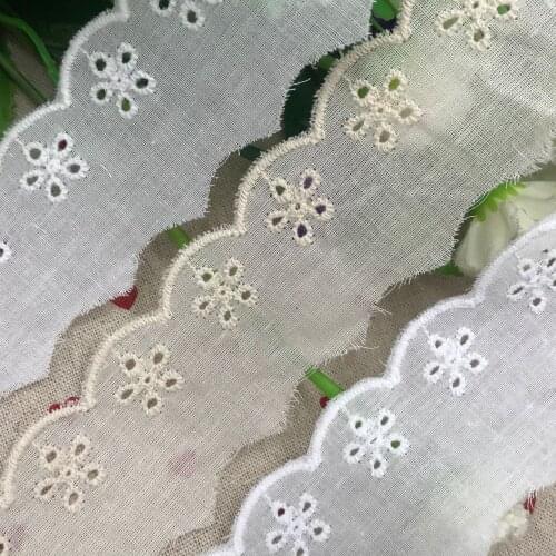 4CM Wide Hot Embroidery White flower lace fabric trim ribbon applique DIY sewing collar Ruffle guipure wedding Cloth decor