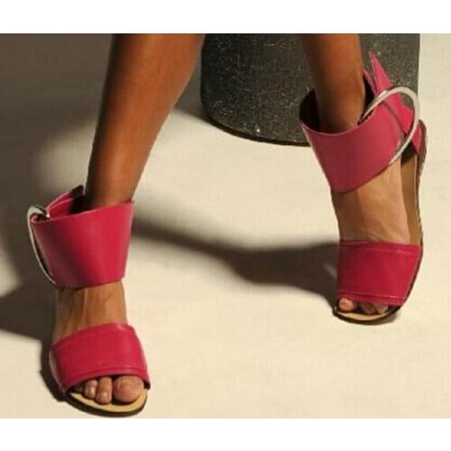 2017 Summer Hot Selling Thick Ankle Buckle Women Flat Sandals Sexy Open Toe Concise Style Ladies Gladiator Sandals Dancing Shoes