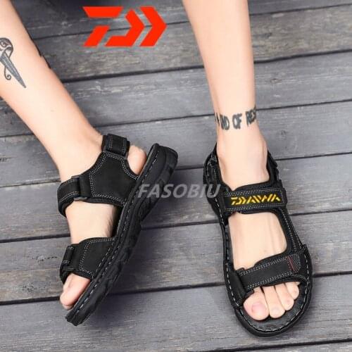 Daiwa Brand Fishing Baotou Sandals and Slippers Mountaineering Non-slip Hollow Mens Slippers Outdoor Breathable Beach Shoes