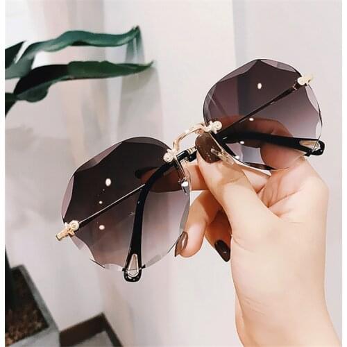 HELLO ESSAR Women's Sunglasses Round