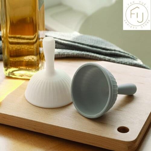 Household Liquid Dispensing Funnel Food Grade Silicone Funnel Can be turned into a kitchen seasoning bowl Two usage High Quality